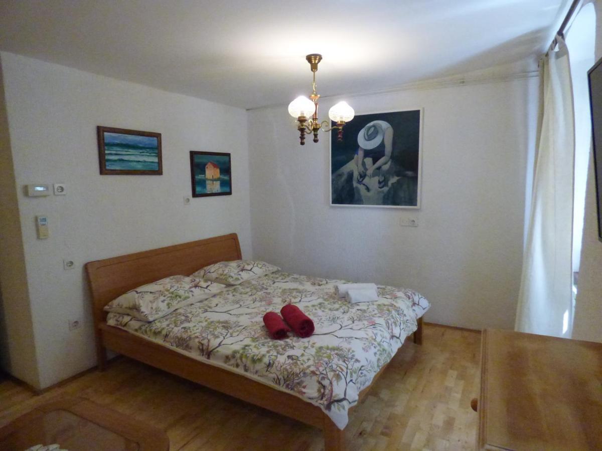 Apartments Bevk ไพราน ภายนอก รูปภาพ